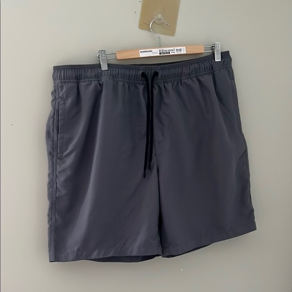 Amazon Essentials Gray and Black Board Shorts Quick-Dry Swimwear - Picture 1 of 3
